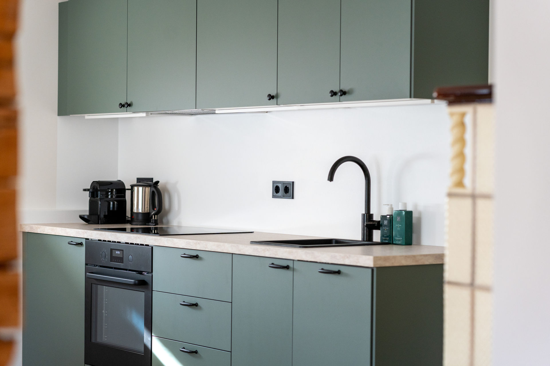 Moderne Küche der Ferienstube Dornbirn Kehlegg mit Geräten